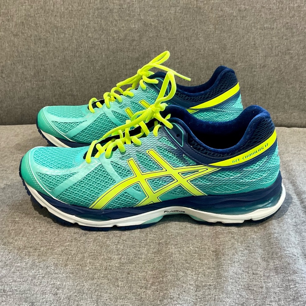 Women’s Asics Gel-Cumulus 17 Size 10.5 D Wide New in Box